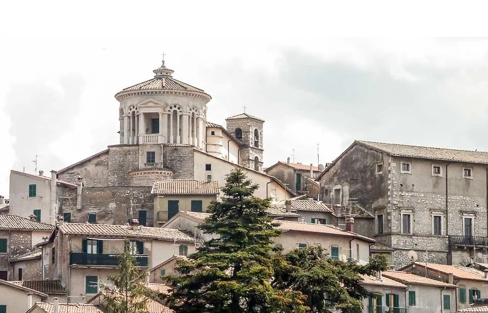 Silhouette del borgo di Capranica Prenestina